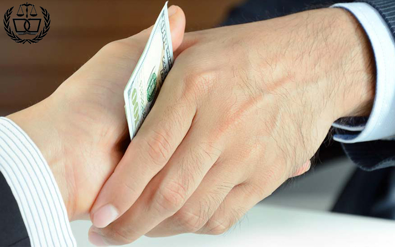 مواردی از تخلفات اداری